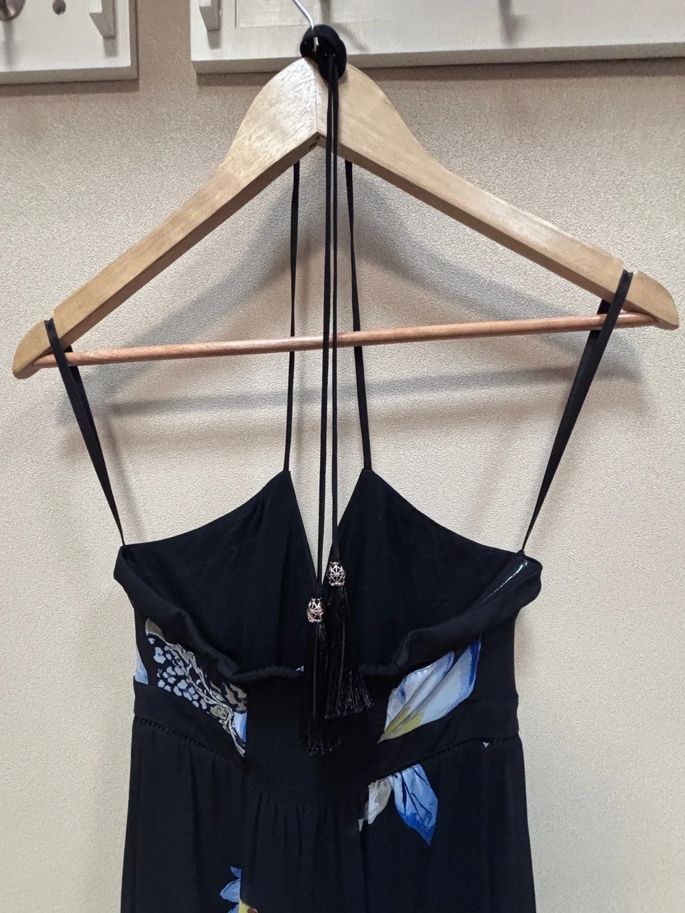 WHITE HOUSE BLACK MARKET women’s Floral High Low Like New Halter Dress Size 4P - Picture 8 of 9